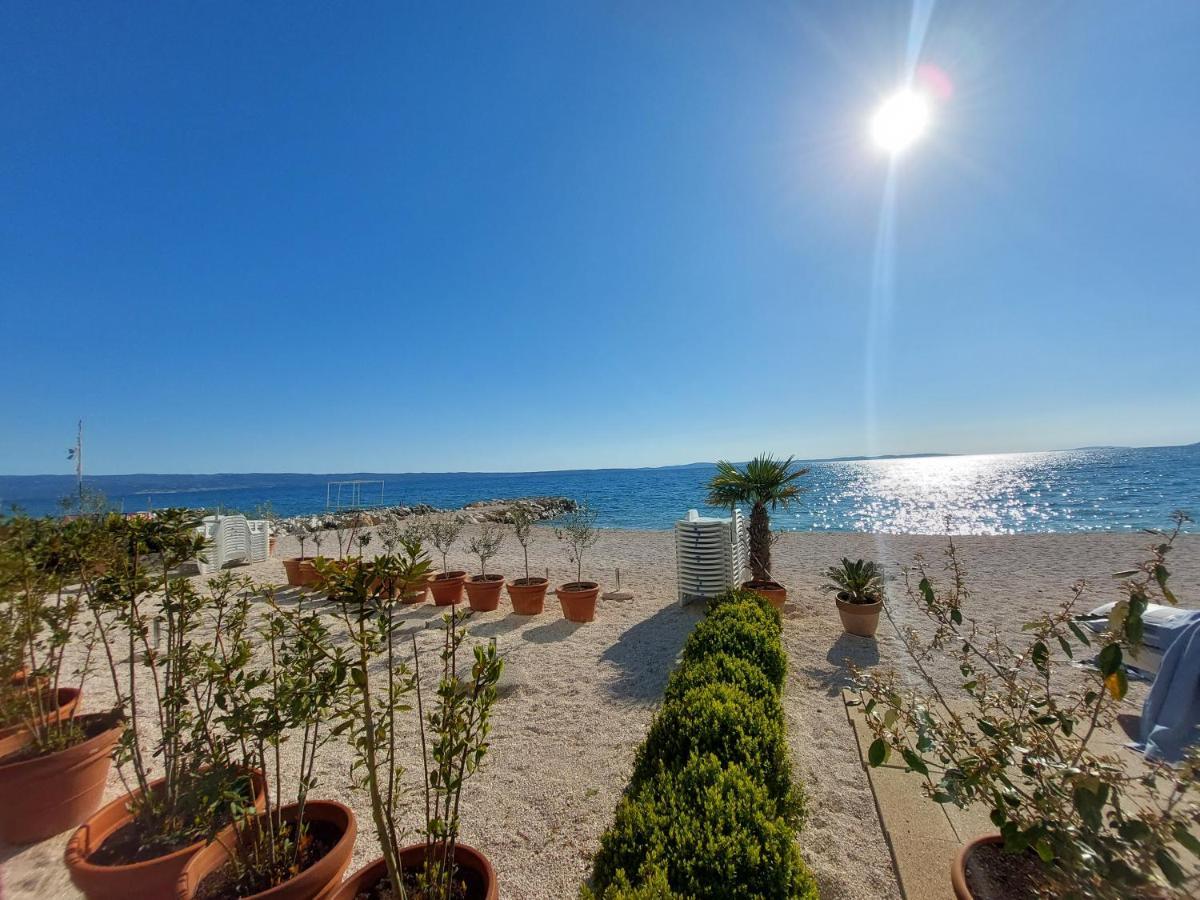 Bed & Breakfast Pino Podstrana Exterior photo