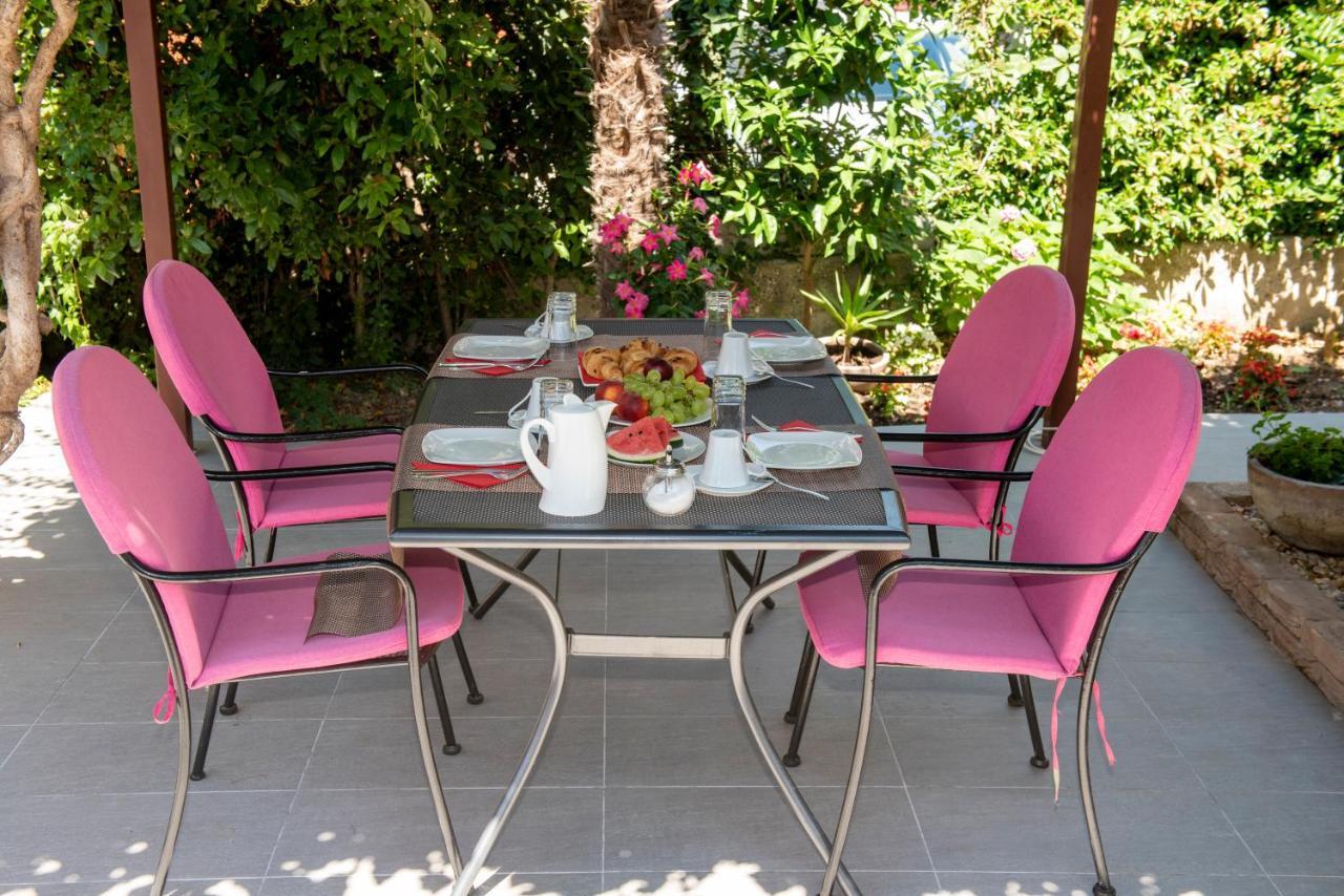 Bed & Breakfast Pino Podstrana Exterior photo